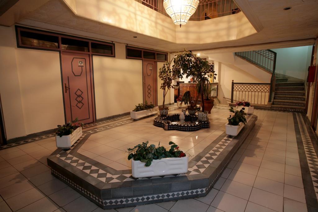 Hotel Ichbilia فندق اشبيلية Маракеш Екстериор снимка